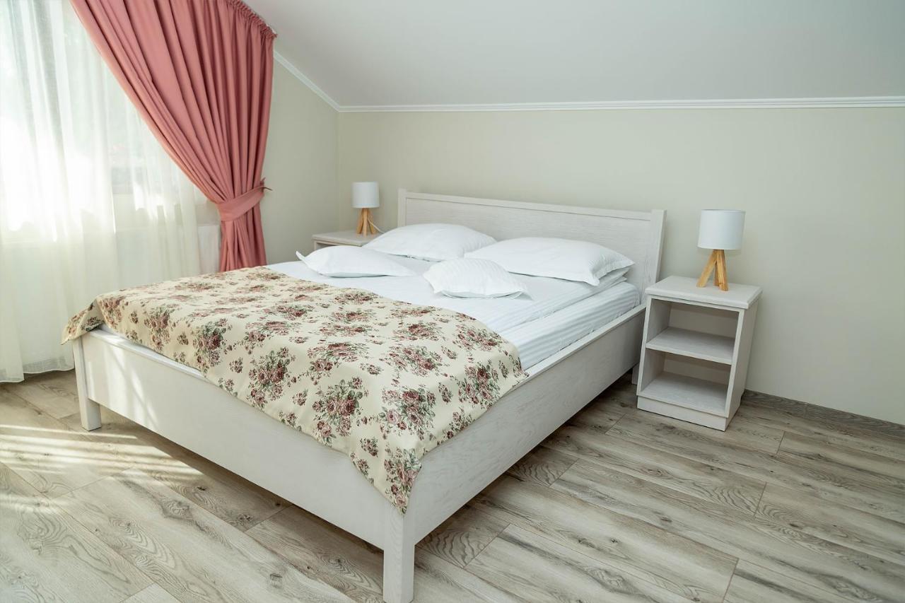 Pensiunea Casablanca Reghin Buitenkant foto