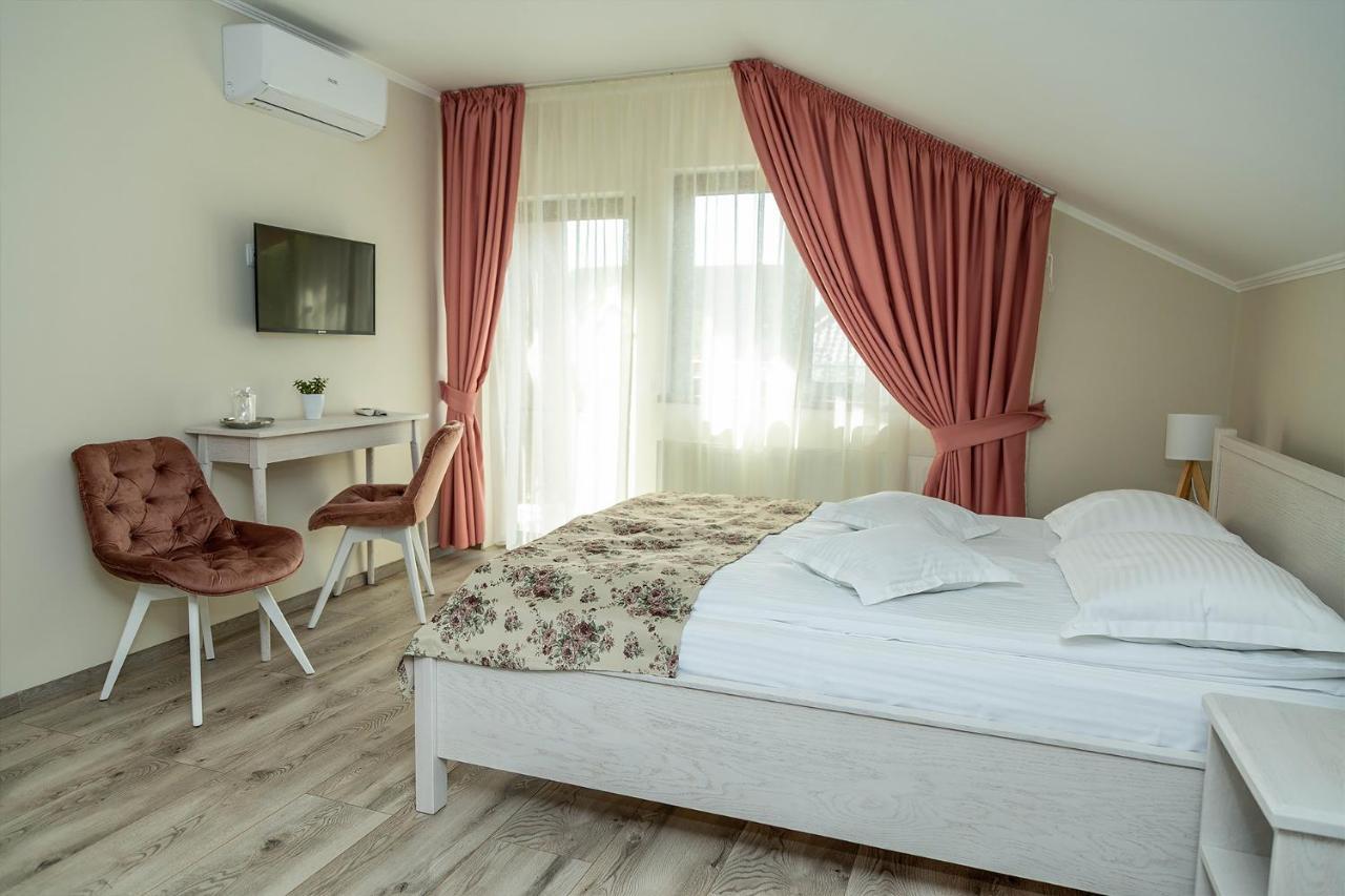 Pensiunea Casablanca Reghin Buitenkant foto